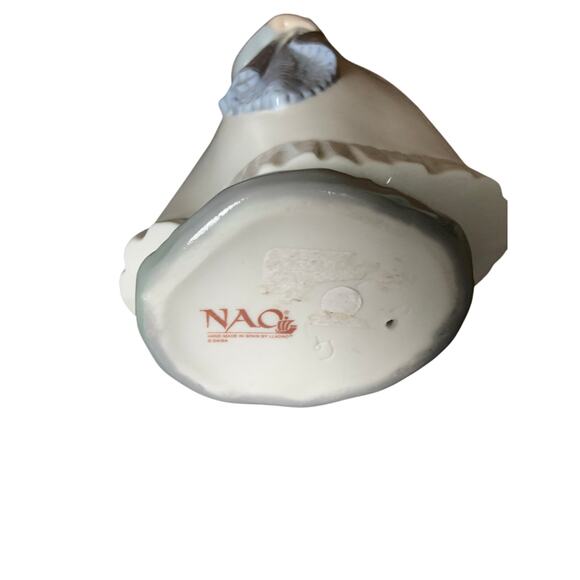 Girl Holding Puppy Figurine NAO Hand Made in Spain By LLadro - Picture 6 of 8